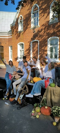 Jauniešu jauktais vokāli instrumentālais ansamblis"Dedze"